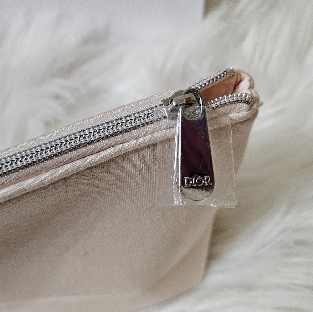 ❌️SOLD❌️ 🤍Dior Upcycled Crossbody Bag🤍 - Picture 6 of 11